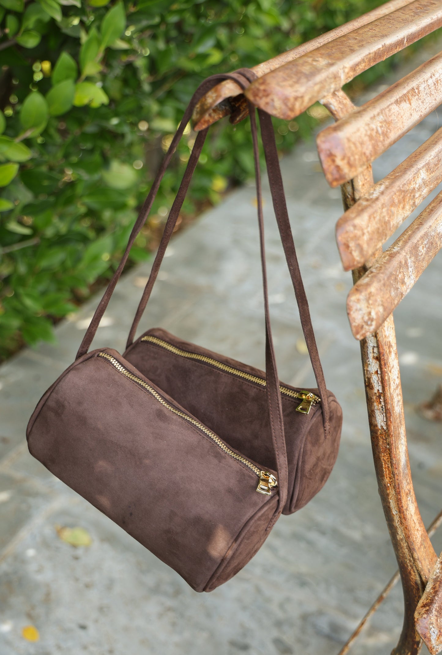 CHOCOLATE NLA SHOULDER BAG
