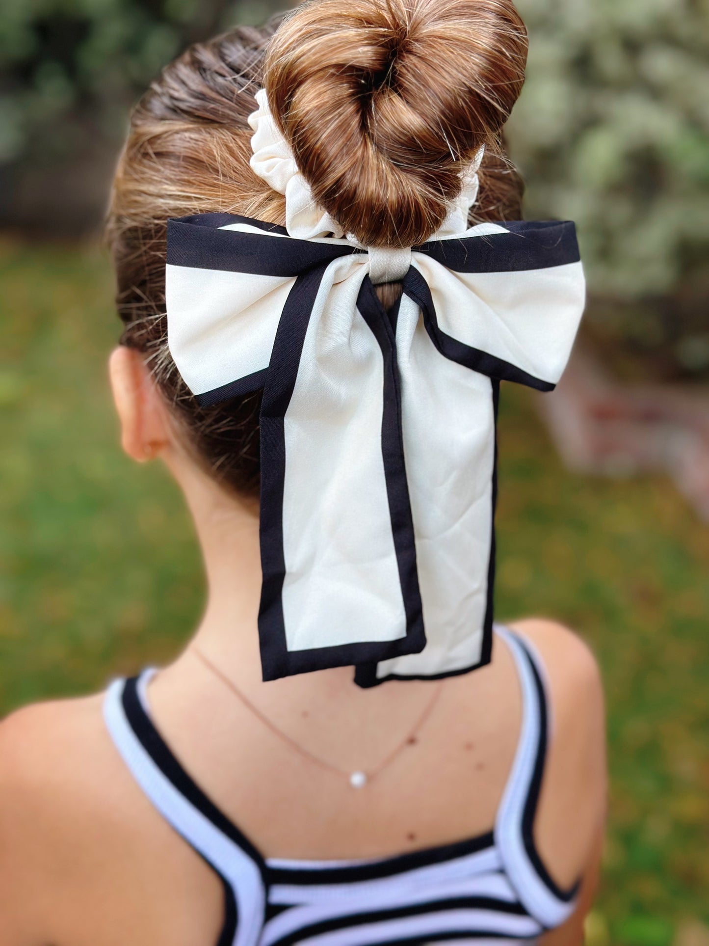 NLA HAIR BOW