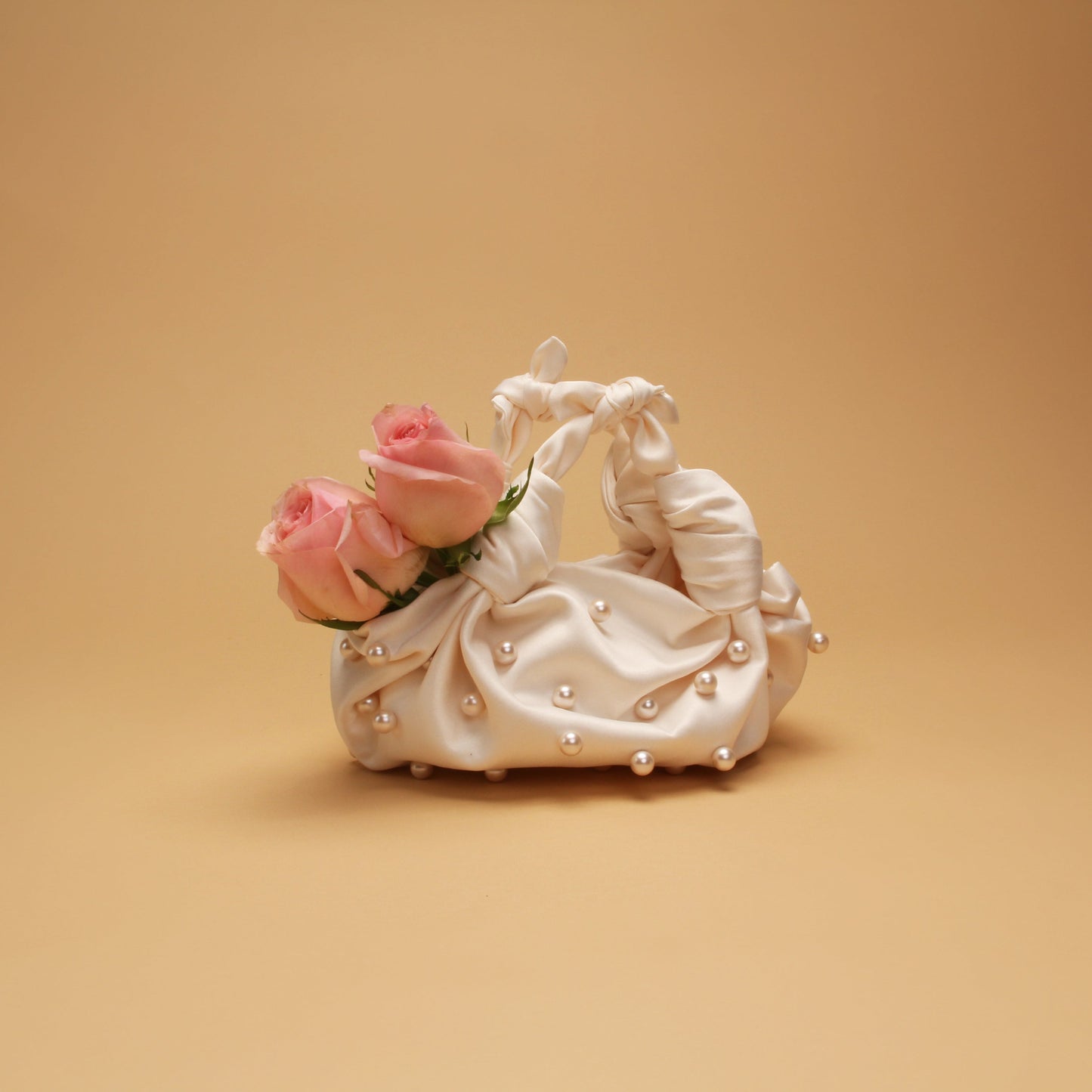 PEARL NLA SILK KNOT BAG