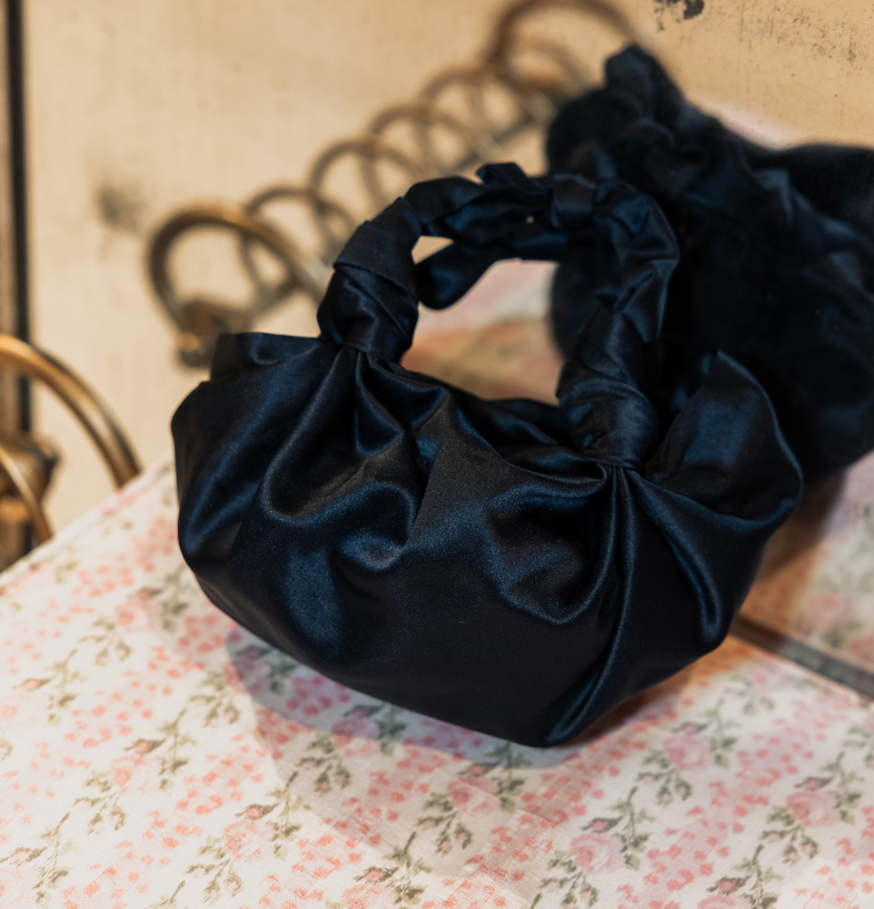NAVY NLA SILK KNOT BAG