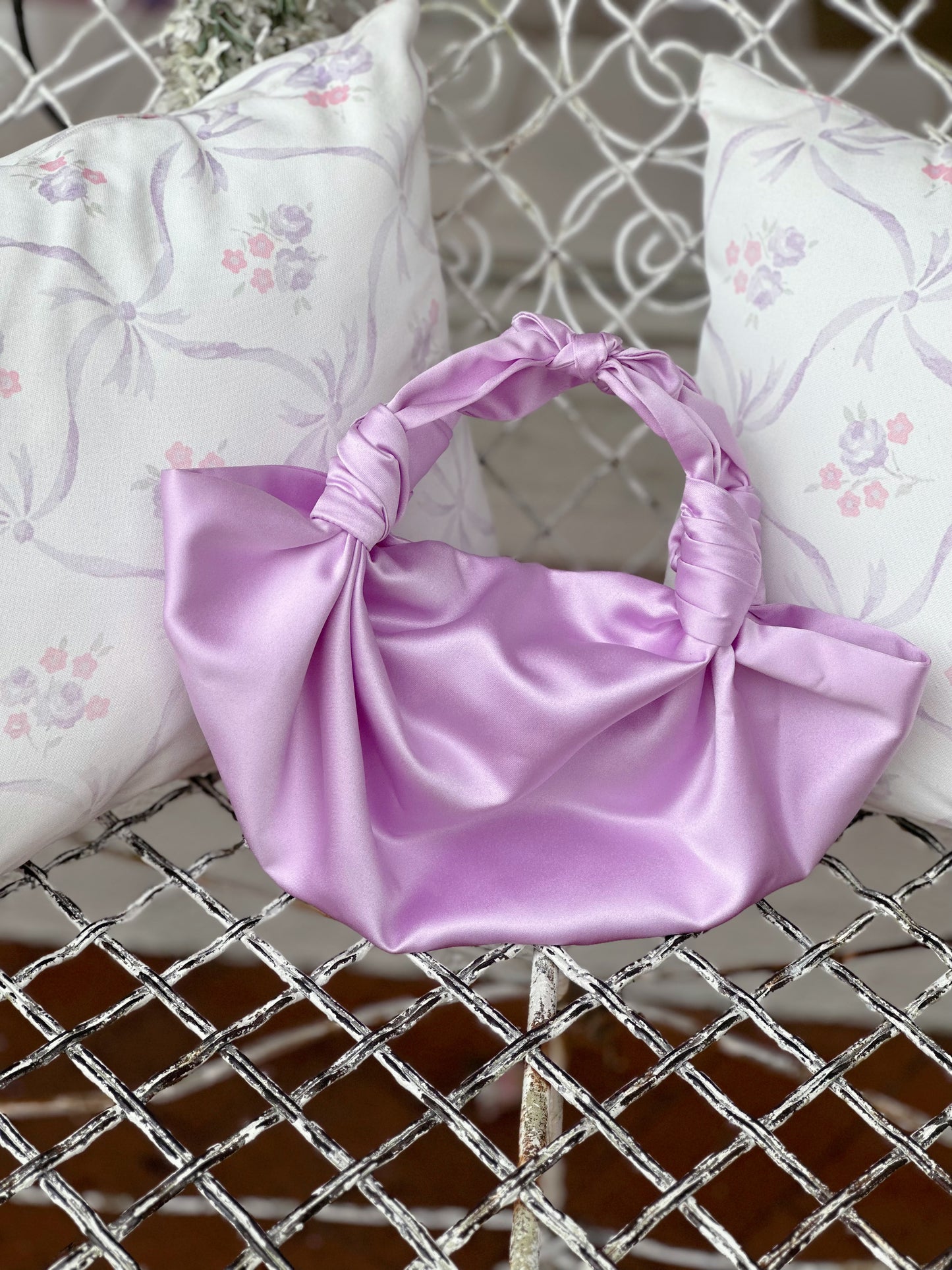 LAVENDAR NLA SILK KNOT BAG