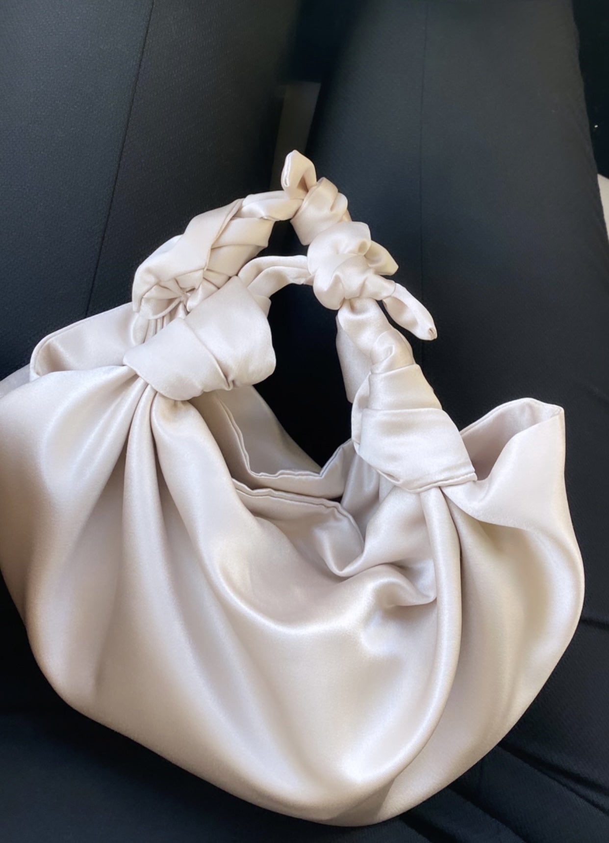 MEDIUM SIZE CHAMPAGNE NLA SILK KNOT BAG